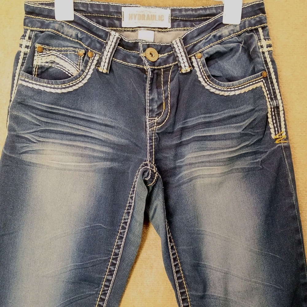 Hydraulic GRAMERCY Women's Size 8 Blue Denim Capris Embroidered Pockets 32x22 - Picture 3 of 14